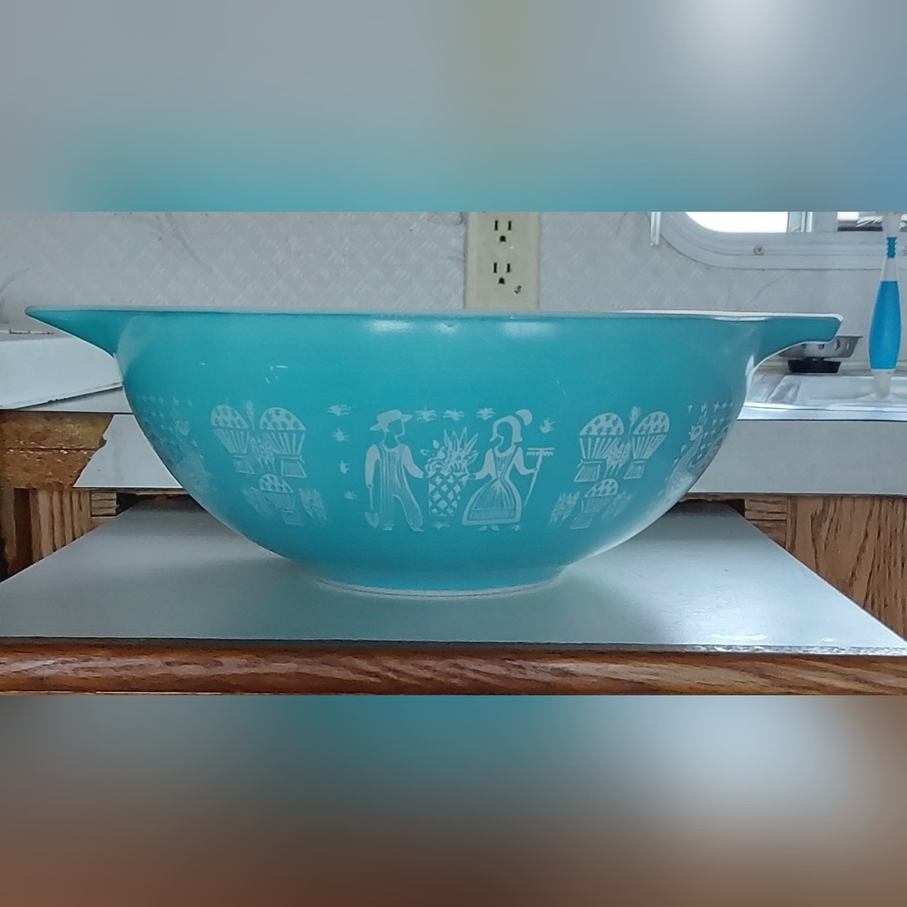 Pyrex Butterprint #444 4 Quart Mixing Bowl